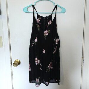 Torrid Size 1 Black Floral Zipper Back Tunic Blouse